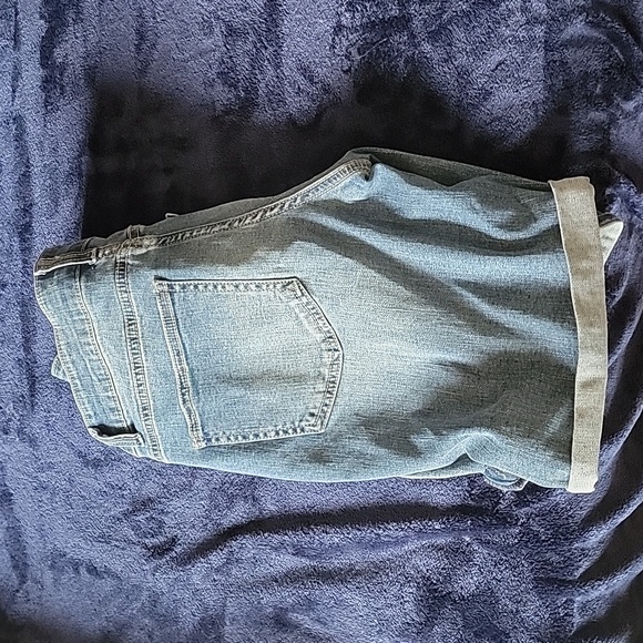 Shorts - Picture 3 of 3